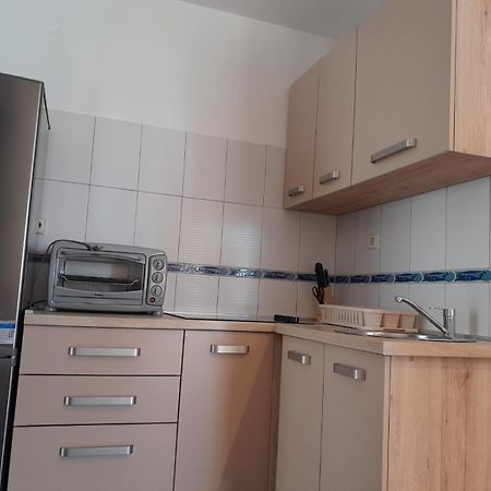 Sreca Apartment Near Beach With Bbq 比比涅 外观 照片