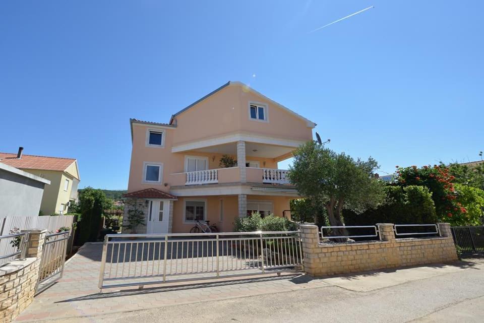 Sreca Apartment Near Beach With Bbq 比比涅 外观 照片