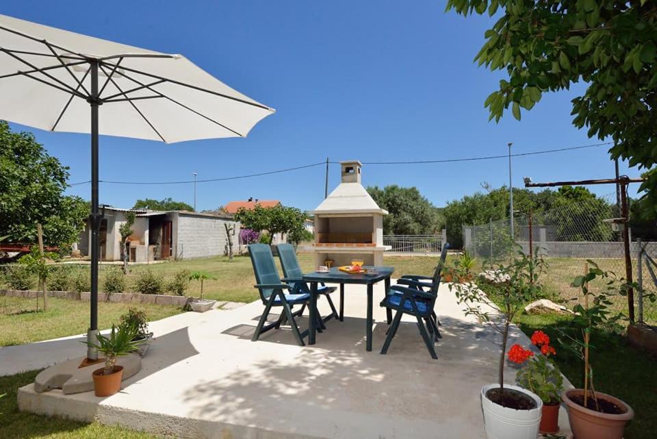 Sreca Apartment Near Beach With Bbq 比比涅 外观 照片
