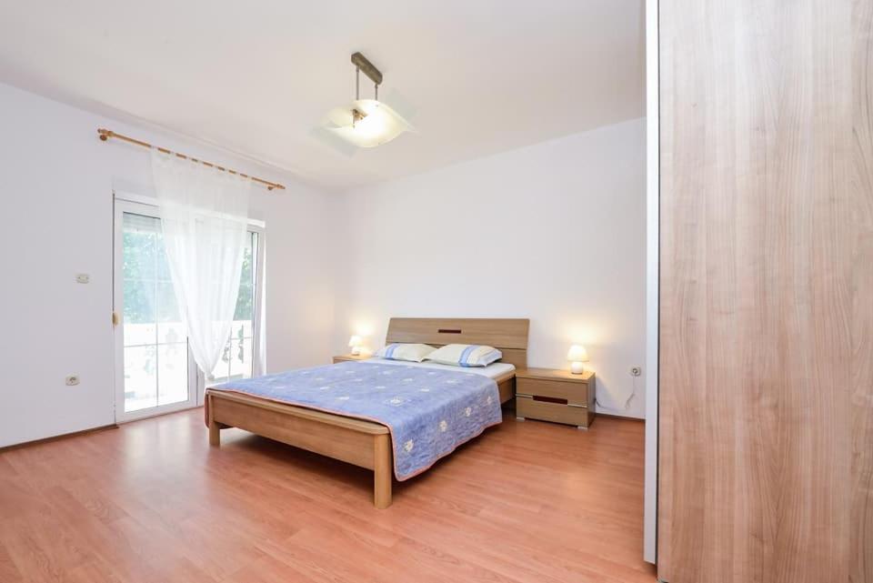 Sreca Apartment Near Beach With Bbq 比比涅 外观 照片
