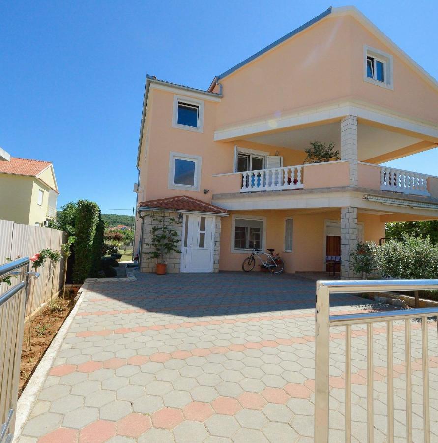 Sreca Apartment Near Beach With Bbq 比比涅 外观 照片
