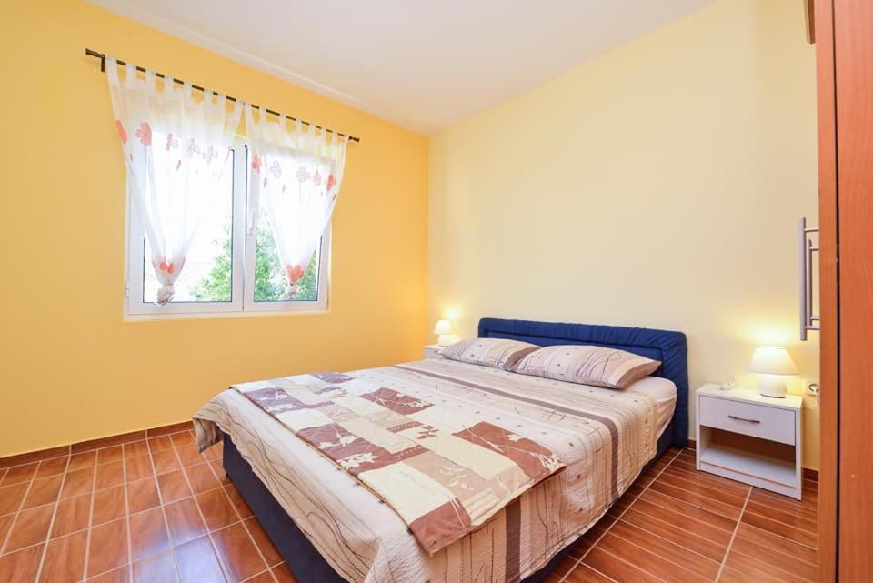 Sreca Apartment Near Beach With Bbq 比比涅 外观 照片
