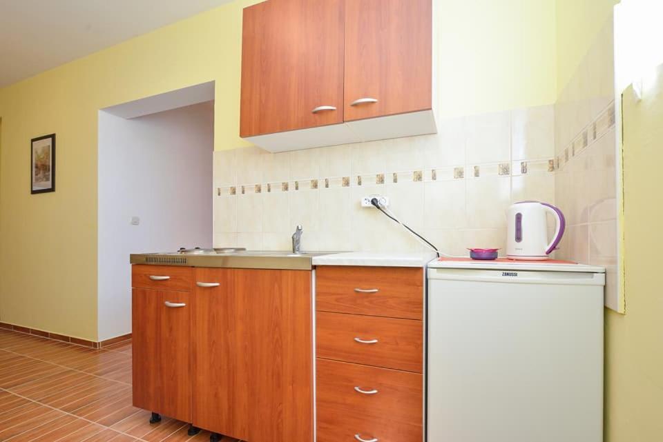 Sreca Apartment Near Beach With Bbq 比比涅 外观 照片