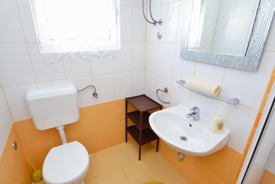 Sreca Apartment Near Beach With Bbq 比比涅 外观 照片