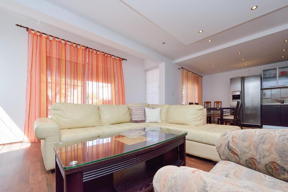 Sreca Apartment Near Beach With Bbq 比比涅 外观 照片