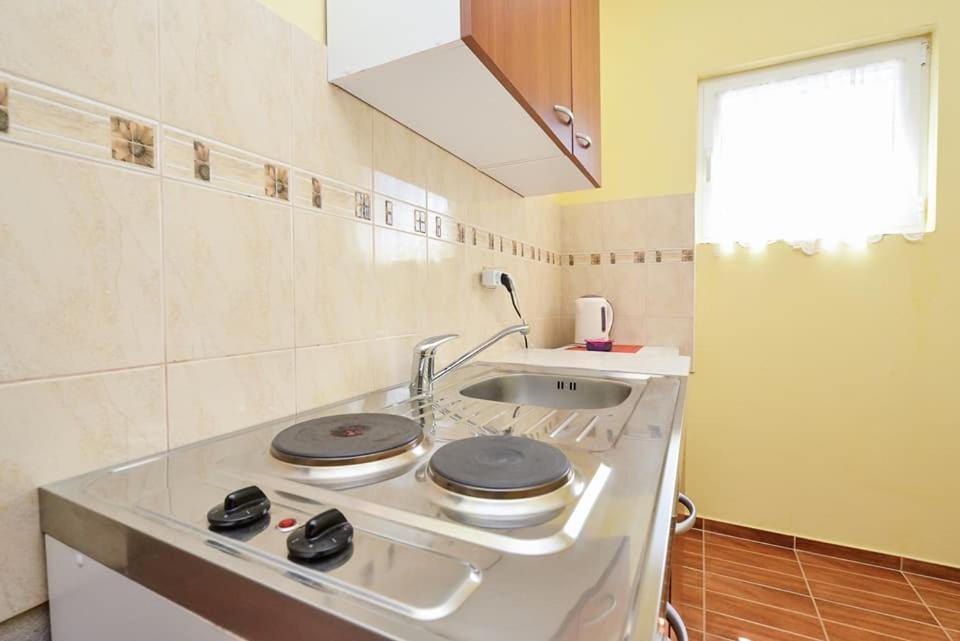 Sreca Apartment Near Beach With Bbq 比比涅 外观 照片