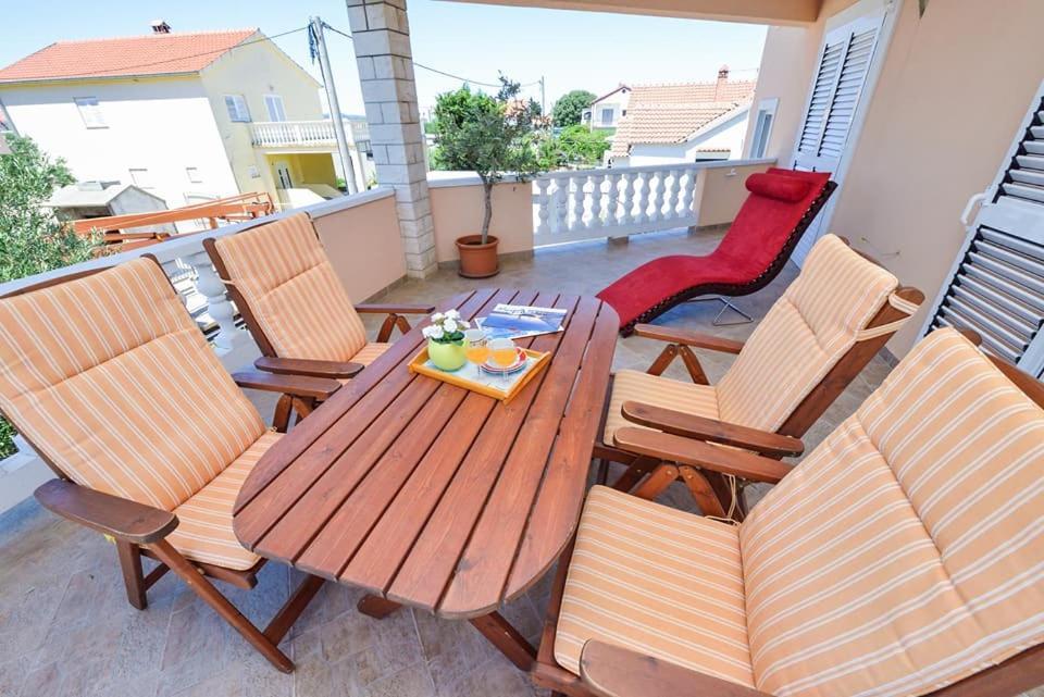 Sreca Apartment Near Beach With Bbq 比比涅 外观 照片