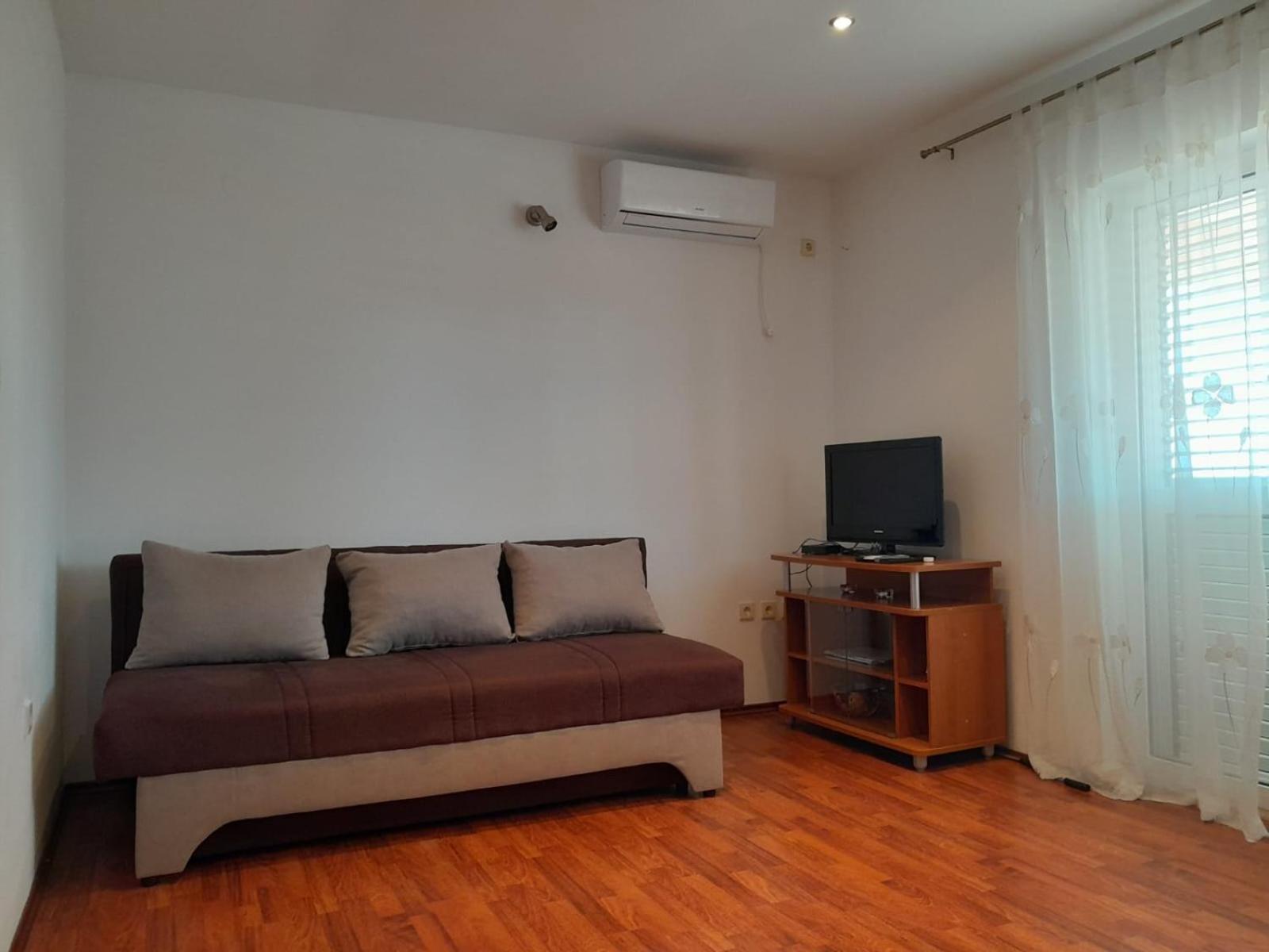 Sreca Apartment Near Beach With Bbq 比比涅 客房 照片